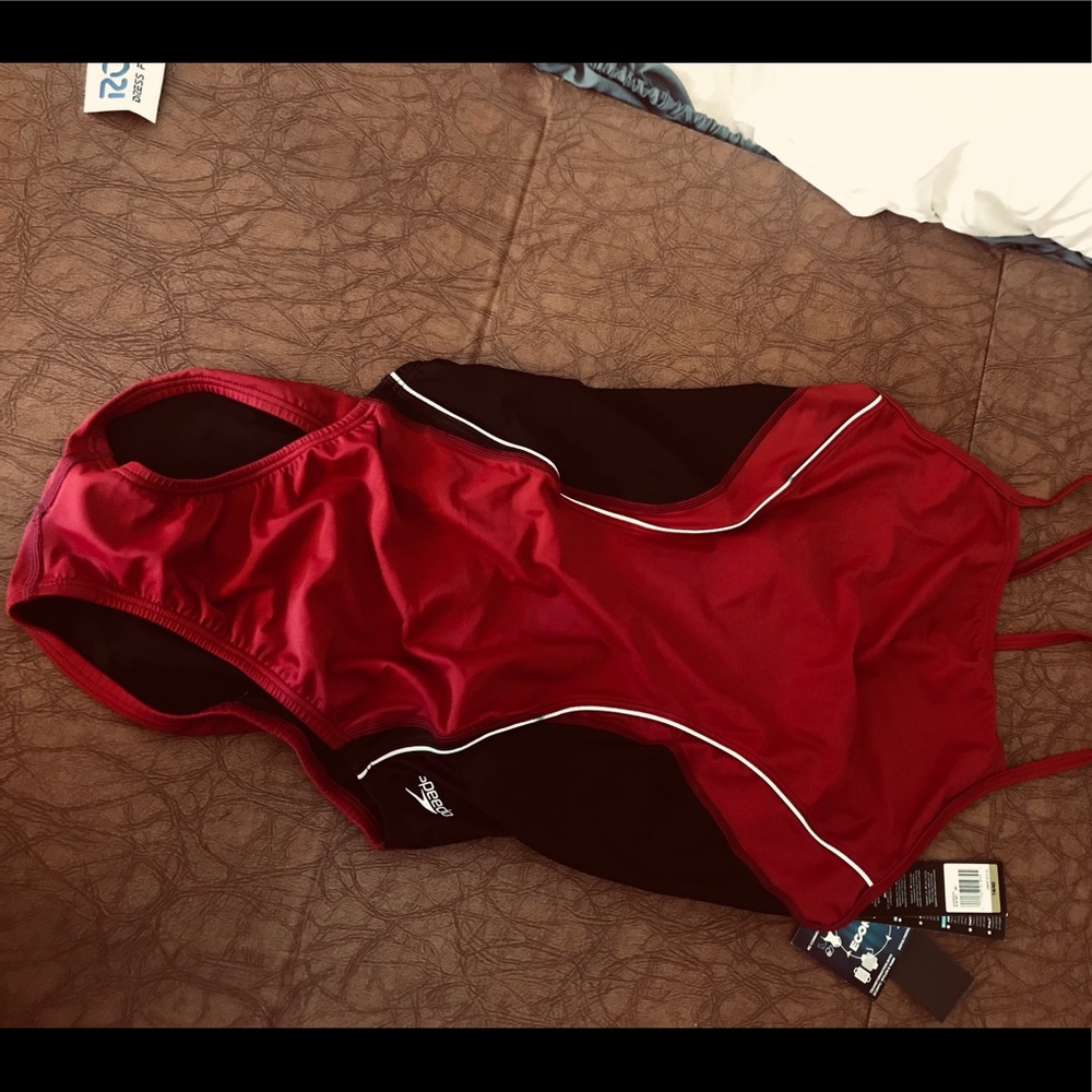 Girls speedo swimsuitSize L